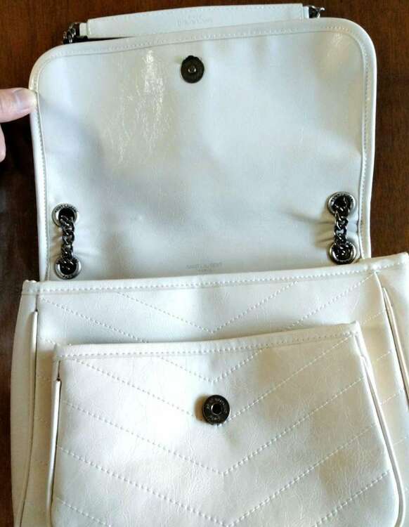 イブサンローラン  （ブランドバッグ）の商品画像 - 査定依頼日：2025年2月15日 - 最高査定価格：180,000円