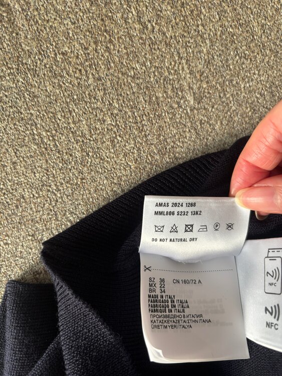 ニット（古着・ファッション）の商品画像 - 査定依頼日：2025年1月14日 - 最高査定価格：10,000円