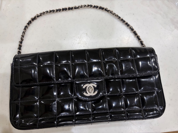 チェーンバック　6363505（ブランドバッグ）の商品画像 - 査定依頼日：2026年3月29日 - 最高査定価格：125,000円