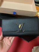 二つ折長財布（ブランド財布・小物）の商品画像 - 査定依頼日：2024年9月14日 - 最高査定価格：35,000円