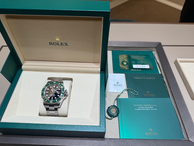 ロレックス サブマリーナー 126610L（高級時計）の商品画像 - 査定依頼日：2025年10月27日 - 最高査定価格：2,430,000円