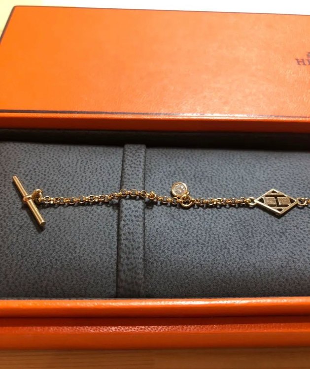 HERMES ブレスレット ガンバード H ロゴ 1ポイント ダイヤモンド（宝石）の商品画像 - 査定依頼日：2023年5月20日 - 最高査定価格：190,000円