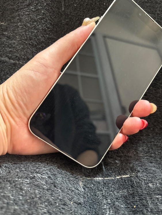 iPhone 13 256GB Softbank（スマホ）の商品画像 - 査定依頼日：2026年2月20日 - 最高査定価格：38,000円