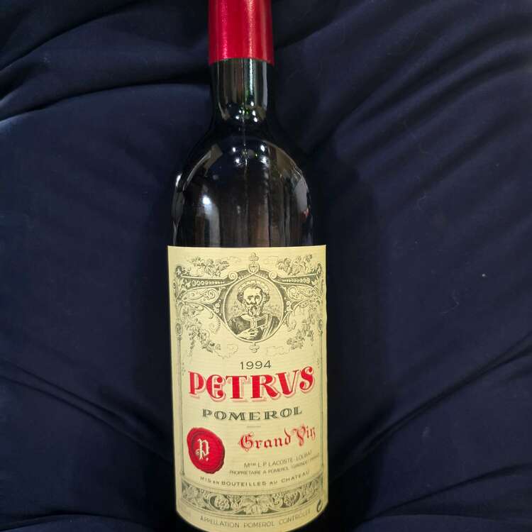 ワイン シャトー・ペトリュス （お酒）の商品画像 - 査定依頼日：2025年5月6日 - 最高査定価格：210,000円