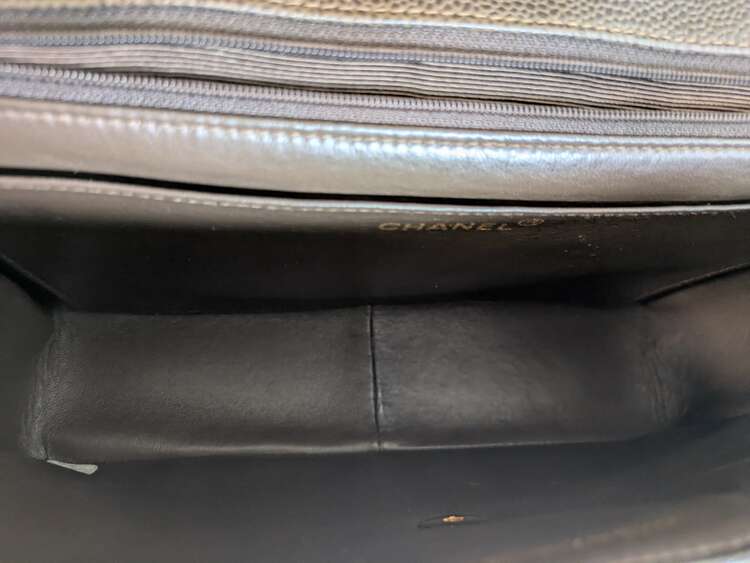 キャビアスキン ショルダーバッグ ブラウン（ブランドバッグ）の商品画像 - 査定依頼日：2025年5月24日 - 最高査定価格：650,000円