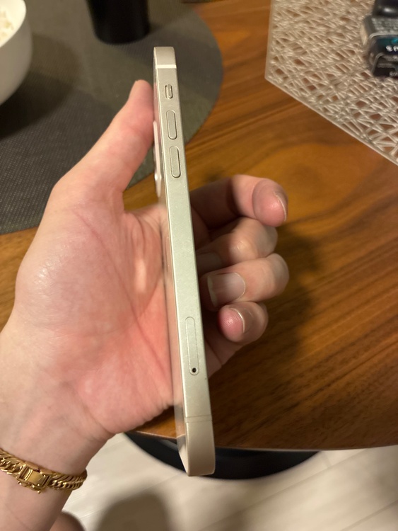 iPhone 12 64GB au（スマホ）の商品画像 - 査定依頼日：2026年4月11日 - 最高査定価格：27,000円