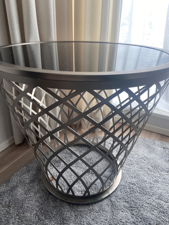 丸テーブルと椅子（家具・寝具）の商品画像 - 査定依頼日：2025年6月14日 - 最高査定価格：1,000円