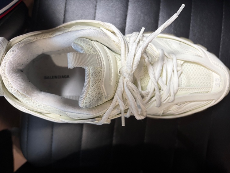 バレンシアガ  （ブランドバッグ）の商品画像 - 査定依頼日：2025年12月12日 - 最高査定価格：25,000円