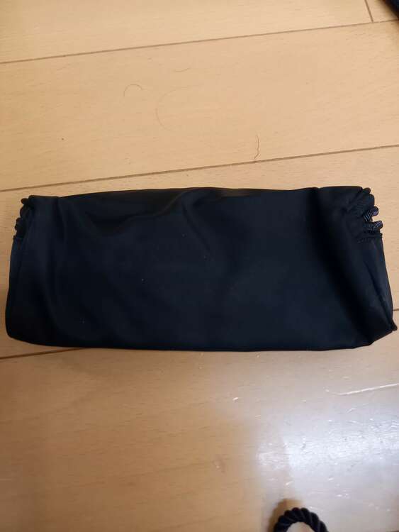 プラダ  （ブランドバッグ）の商品画像 - 査定依頼日：2024年5月8日 - 最高査定価格：15,000円