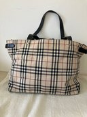 Burberry Blue labelトートバッグ（ブランドバッグ）の商品画像 - 査定依頼日：2023年5月22日 - 最高査定価格：7,000円