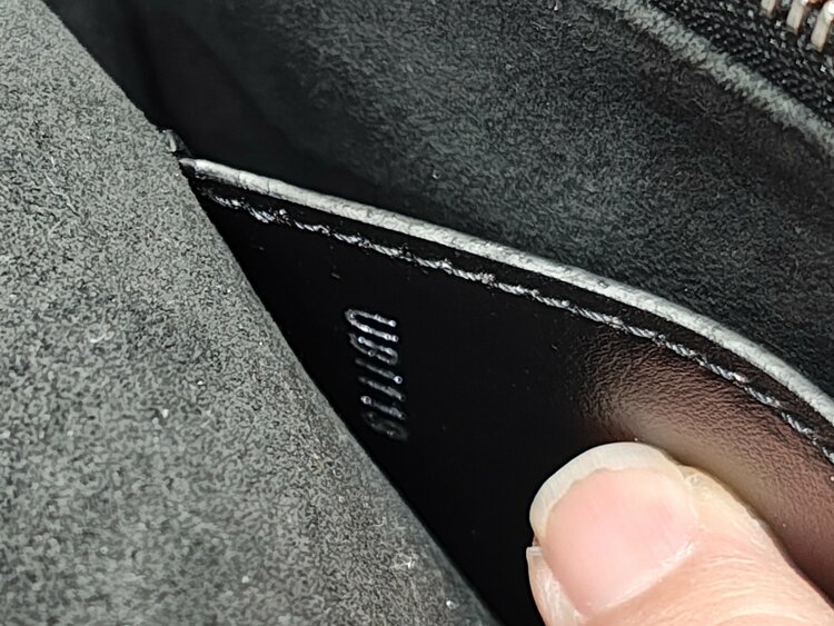 ポシェットロックミーチェーンショルダー（ブランドバッグ）の商品画像 - 査定依頼日：2026年4月9日 - 最高査定価格：130,000円