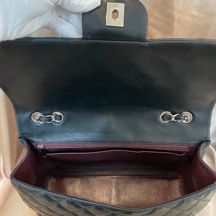 シャネル　デカマトラッセ  ラムスキン  チェーンショルダー（ブランドバッグ）の商品画像 - 査定依頼日：2025年6月8日 - 最高査定価格：400,000円