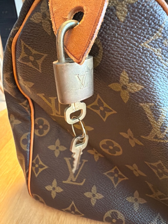 スピーディー30（古着・ファッション）の商品画像 - 査定依頼日：2026年3月29日 - 最高査定価格：35,000円