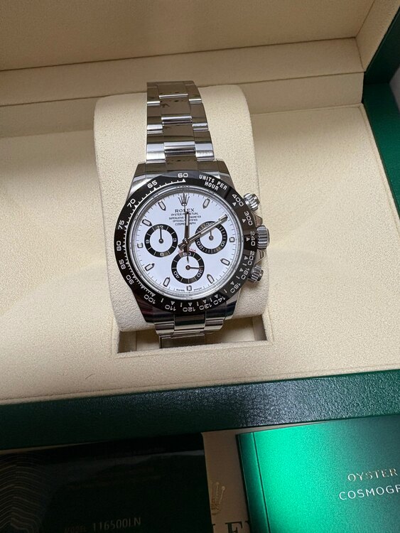 ロレックス デイトナ 116500LNホワイトもじば（高級時計）の商品画像 - 査定依頼日：2025年5月21日 - 最高査定価格：4,550,000円