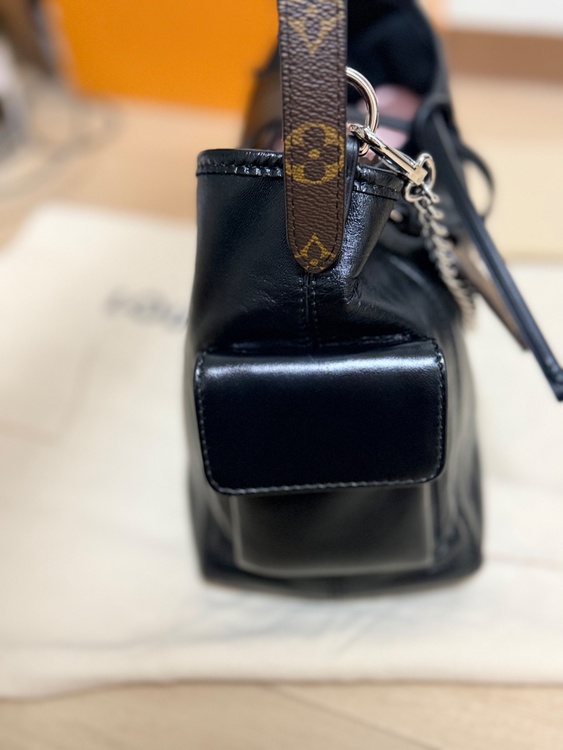 CARRY ALL PM（ブランドバッグ）の商品画像 - 査定依頼日：2026年4月20日 - 最高査定価格：370,000円