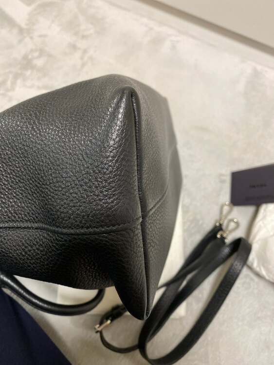 プラダ  （ブランドバッグ）の商品画像 - 査定依頼日：2025年5月31日 - 最高査定価格：120,000円