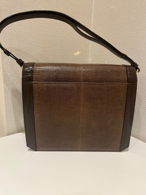 イブサンローラン  （ブランドバッグ）の商品画像 - 査定依頼日：2026年5月2日 - 最高査定価格：22,000円