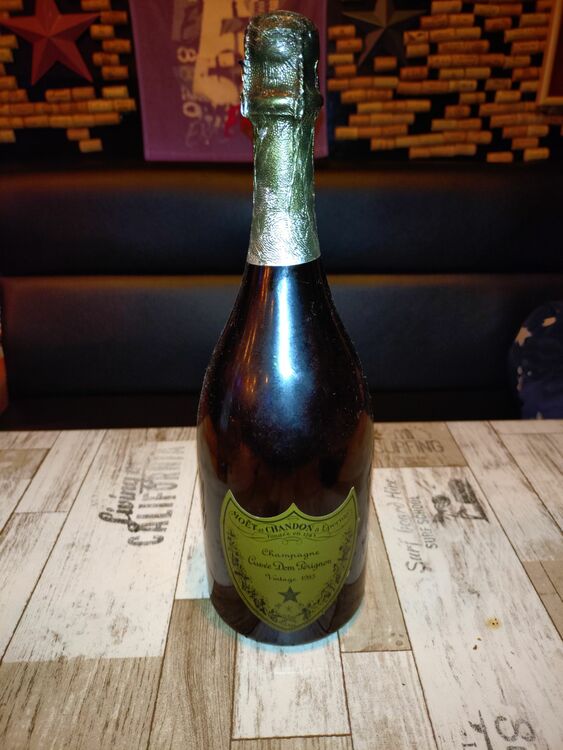 シャンパン ドン・ペリニヨン （お酒）の商品画像 - 査定依頼日：2025年8月14日 - 最高査定価格：25,000円