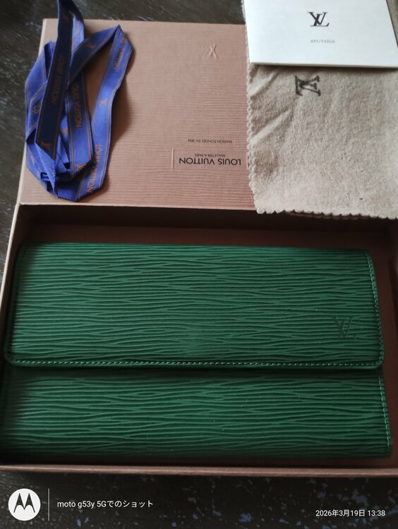 エピのお財布（ブランド財布・小物）の商品画像 - 査定依頼日：2026年3月19日 - 最高査定価格：6,000円