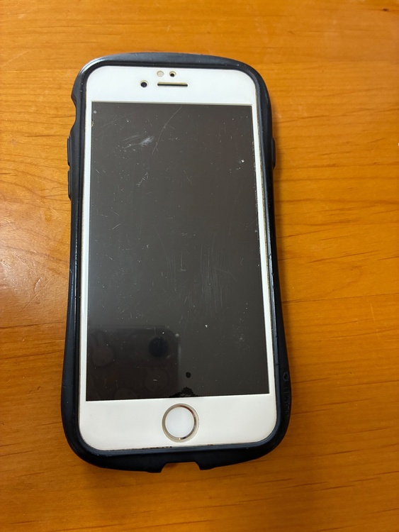 iPhone iPhone8 64GB Softbank（スマホ）の商品画像 - 査定依頼日：2026年9月22日 - 最高査定価格：2,000円