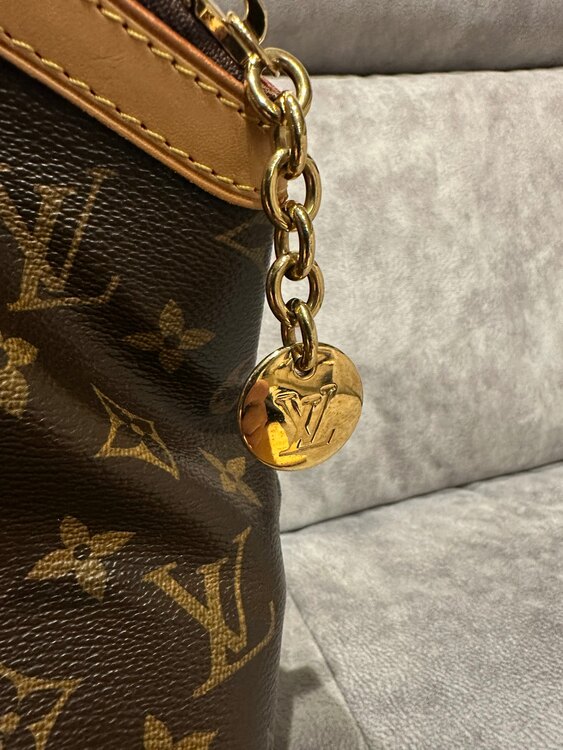 ティボリMG（ブランドバッグ）の商品画像 - 査定依頼日：2025年2月27日 - 最高査定価格：48,000円