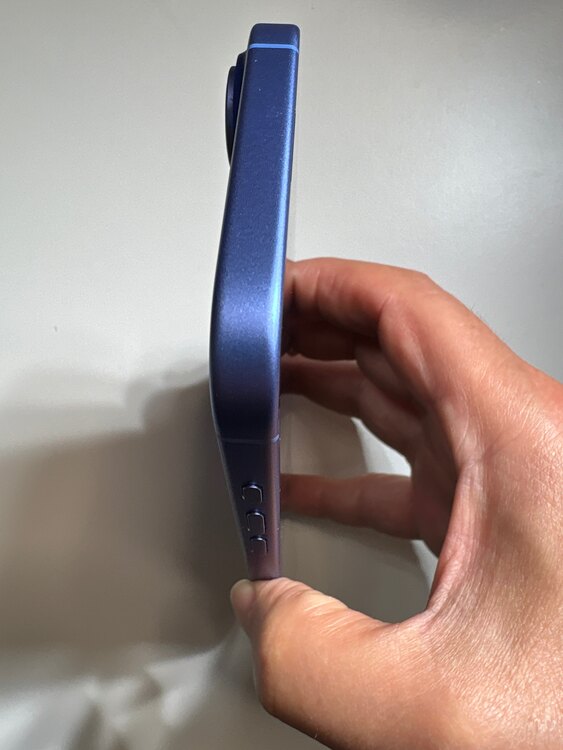 MYDU3J/A（スマホ）の商品画像 - 査定依頼日：2025年4月26日 - 最高査定価格：72,000円