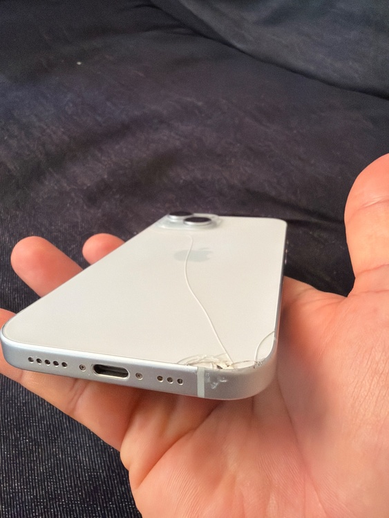iPhone iPhone 15 128GB docomo（スマホ）の商品画像 - 査定依頼日：2026年10月31日 - 最高査定価格：54,000円
