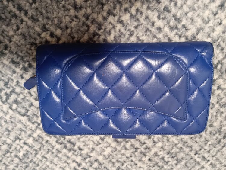 不明（ブランド財布・小物）の商品画像 - 査定依頼日：2025年10月29日 - 最高査定価格：25,000円