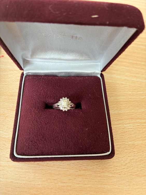 ダイヤモンドジュエリー（宝石）の商品画像 - 査定依頼日：2026年4月23日 - 最高査定価格：80,000円