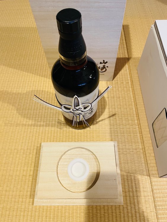 山崎25年リミテッドエディション（お酒）の商品画像 - 査定依頼日：2022年8月16日 - 最高査定価格：1,450,000円