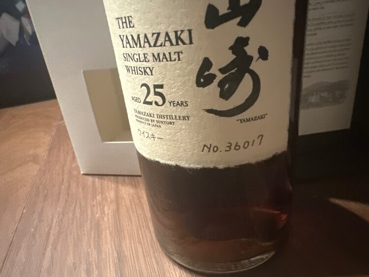 山崎25年（お酒）の商品画像 - 査定依頼日：2025年5月11日 - 最高査定価格：880,000円