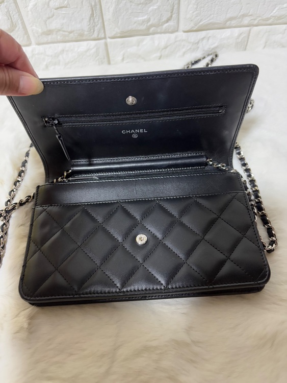 チェーンウォレット（ブランドバッグ）の商品画像 - 査定依頼日：2025年9月23日 - 最高査定価格：350,000円