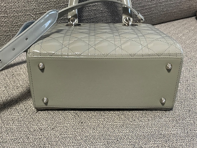 ディオール  （ブランドバッグ）の商品画像 - 査定依頼日：2025年9月18日 - 最高査定価格：240,000円