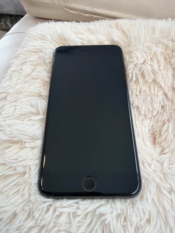 iPhone8plus 256G（スマホ）の商品画像 - 査定依頼日：2026年6月27日 - 最高査定価格：6,000円