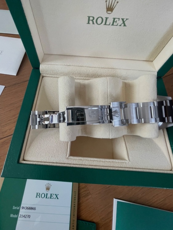 ロレックス エクスプローラー 21427（高級時計）の商品画像 - 査定依頼日：2025年10月3日 - 最高査定価格：1,000,000円