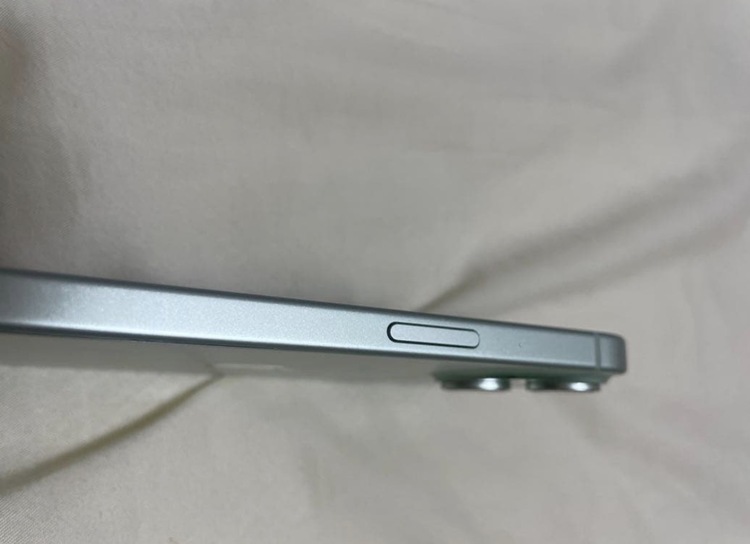 iPhone 15 256GB SIMフリー（スマホ）の商品画像 - 査定依頼日：2026年4月19日 - 最高査定価格：44,000円