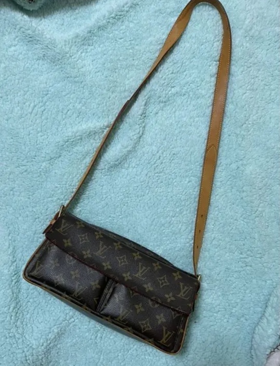 ヴィバシテ（ブランドバッグ）の商品画像 - 査定依頼日：2021年11月29日