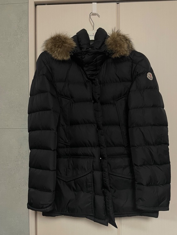 モンクレール　CLUNY（古着・ファッション）の商品画像 - 査定依頼日：2025年10月7日 - 最高査定価格：50,000円