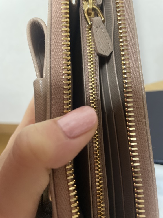 プラダ（ブランド財布・小物）の商品画像 - 査定依頼日：2022年6月12日 - 最高査定価格：12,000円