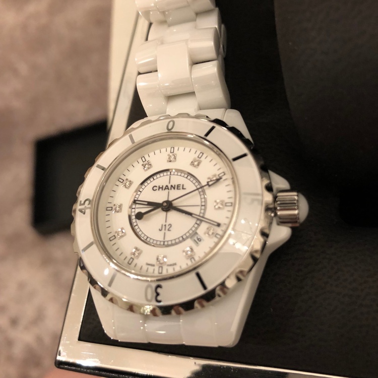 CHANELJ12（高級時計）の商品画像 - 査定依頼日：2025年12月20日 - 最高査定価格：380,000円