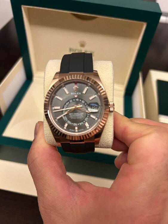 ロレックス スカイドゥエラー （高級時計）の商品画像 - 査定依頼日：2025年1月7日 - 最高査定価格：6,270,000円