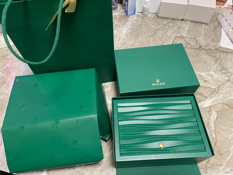 デイトジャスト41 126331（高級時計）の商品画像 - 査定依頼日：2025年6月18日 - 最高査定価格：2,530,000円