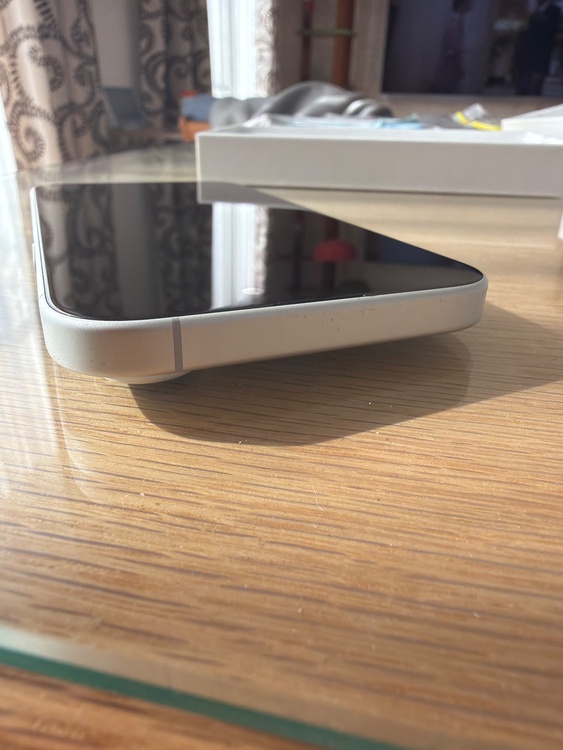 iPhone 16 256GB SIMフリー（スマホ）の商品画像 - 査定依頼日：2026年1月22日 - 最高査定価格：86,000円