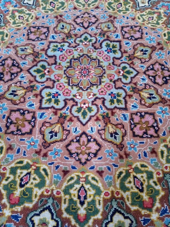 ペルシャ絨毯（家具・寝具）の商品画像 - 査定依頼日：2025年9月15日 - 最高査定価格：30,000円