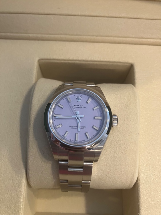 オイスターパーペチュアル28ミリ　ラベンダー（高級時計）の商品画像 - 査定依頼日：2026年4月19日 - 最高査定価格：1,800,000円