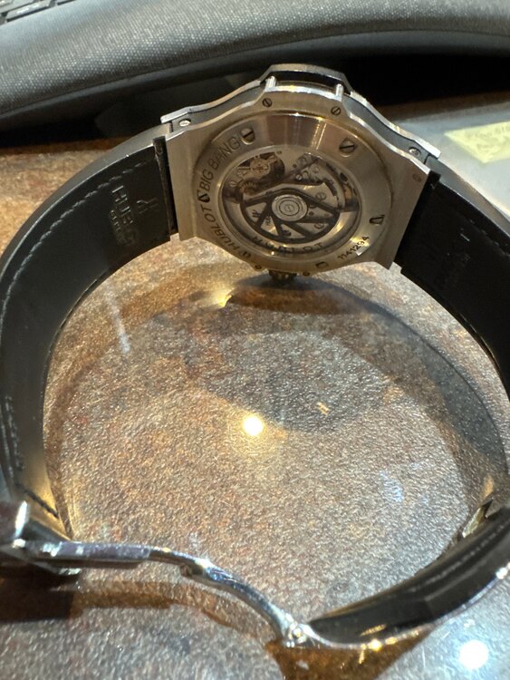 ウブロ ビックバン （高級時計）の商品画像 - 査定依頼日：2025年5月16日 - 最高査定価格：900,000円