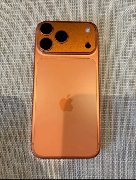 iPhone iPhone 17 Pro Max 256GB SIMフリー（スマホ）の商品画像 - 査定依頼日：2026年8月21日 - 最高査定価格：165,000円