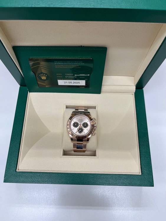 ロレックス デイトナ 126505 サンダスト/ブラッ（高級時計）の商品画像 - 査定依頼日：2026年1月26日 - 最高査定価格：9,400,000円