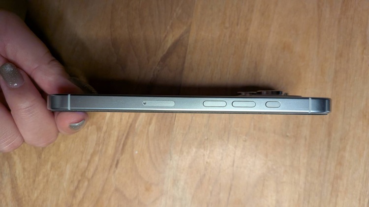 iPhone 16 Pro 512GB SIMフリー（スマホ）の商品画像 - 査定依頼日：2026年3月19日 - 最高査定価格：75,000円