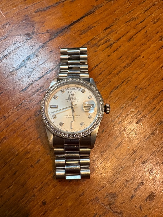 ロレックス デイデイト 18346（高級時計）の商品画像 - 査定依頼日：2025年12月8日 - 最高査定価格：3,700,000円